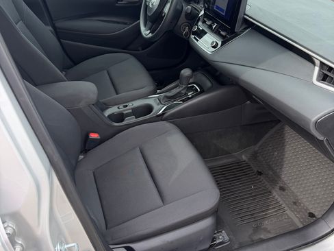 Used 2025 Toyota Corolla LE image 14