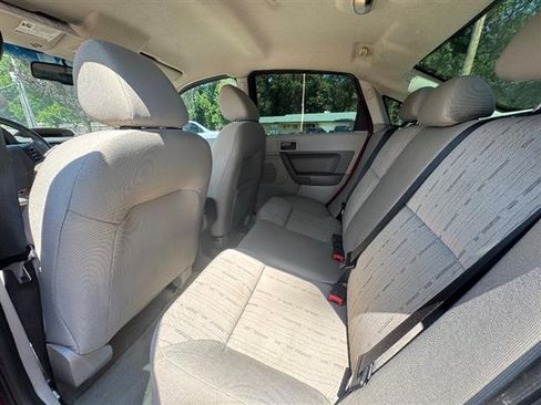 Used 2011 Ford Focus SE Sedan FWD image 8