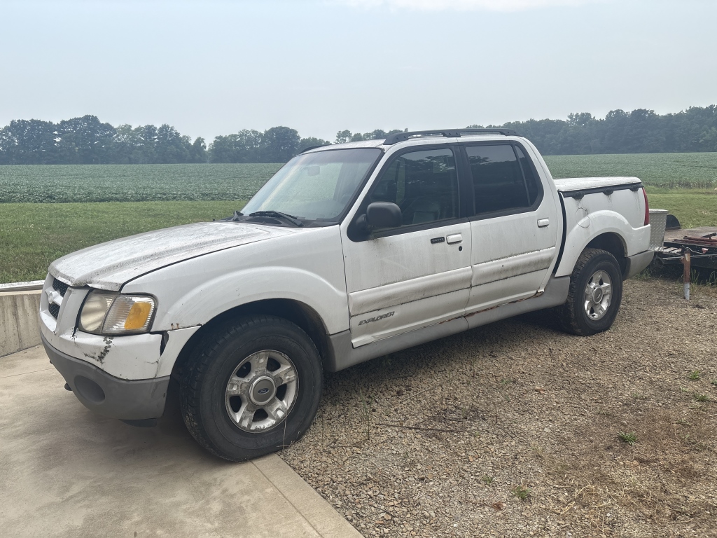 Used 2002 Ford Explorer Sport Trac 4x4 image 1