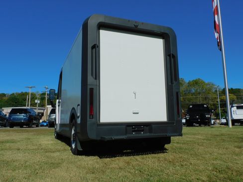 New 2025 Chevrolet Brightdrop 400 image 12