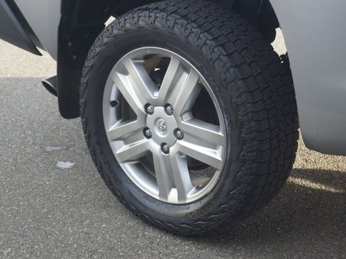 Used 2015 Toyota Tundra SR image 31