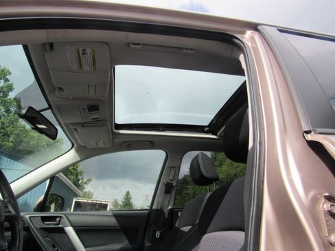 Used 2014 Subaru Forester 2.5i Premium AWD/4WD image 22