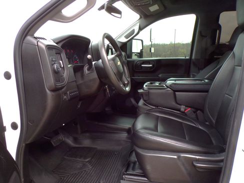 Used 2022 Chevrolet Silverado 2500 LT image 5