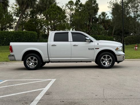 Used 2018 RAM 1500 2WD Crew Cab Laramie image 10