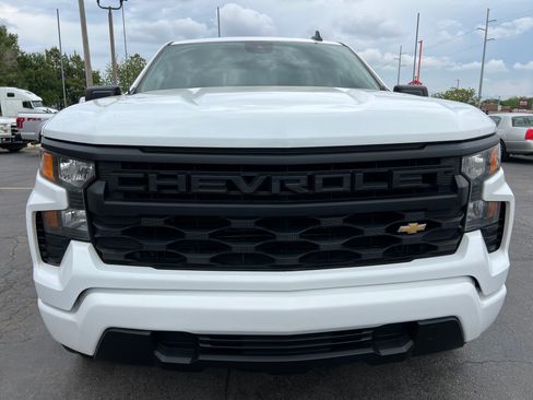 Used 2023 Chevrolet Silverado 1500 W/T image 2