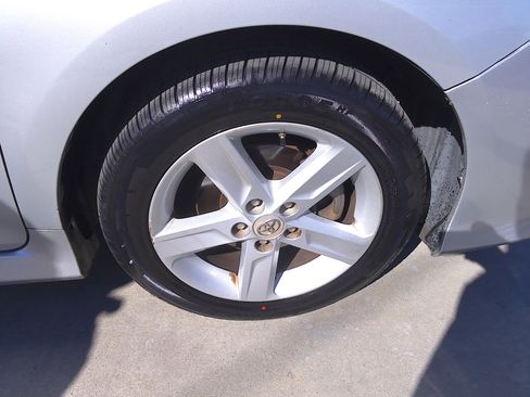 Used 2012 Toyota Camry SE image 31