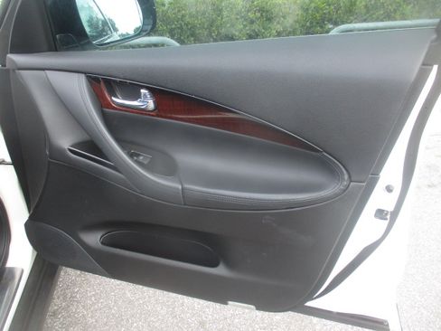 Used 2017 INFINITI QX50 AWD image 12