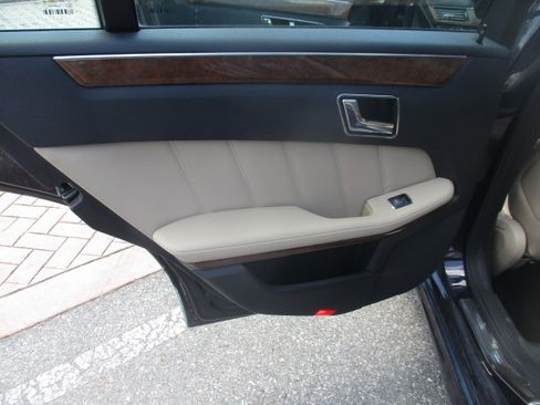 Used 2011 Mercedes-Benz E 350 image 13