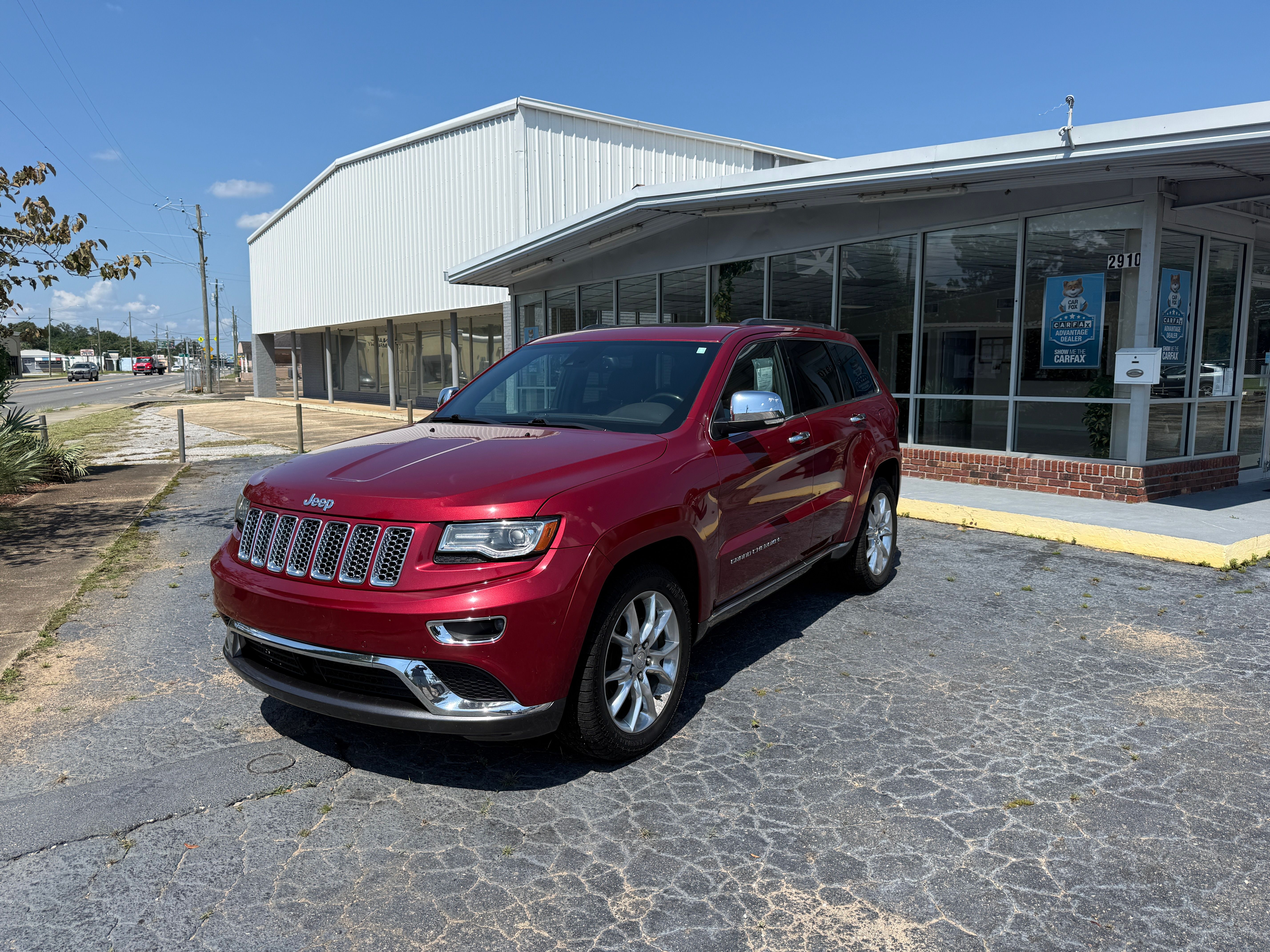 Used 2014 Jeep Grand Cherokee 4WD Summit image 1