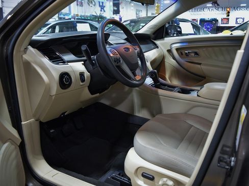Used 2015 Ford Taurus SE image 15