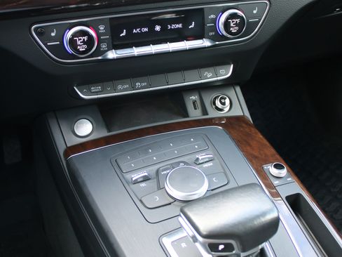 Used 2019 Audi Q5 2.0T Premium image 8