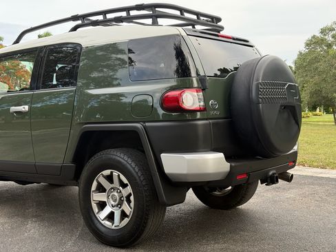 Used 2014 Toyota FJ Cruiser AWD/4WD image 38