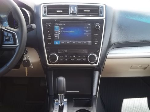 Used 2018 Subaru Outback 2.5i Premium AWD/4WD image 22