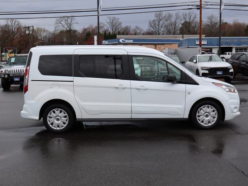 Used 2016 Ford Transit Connect XLT image 9