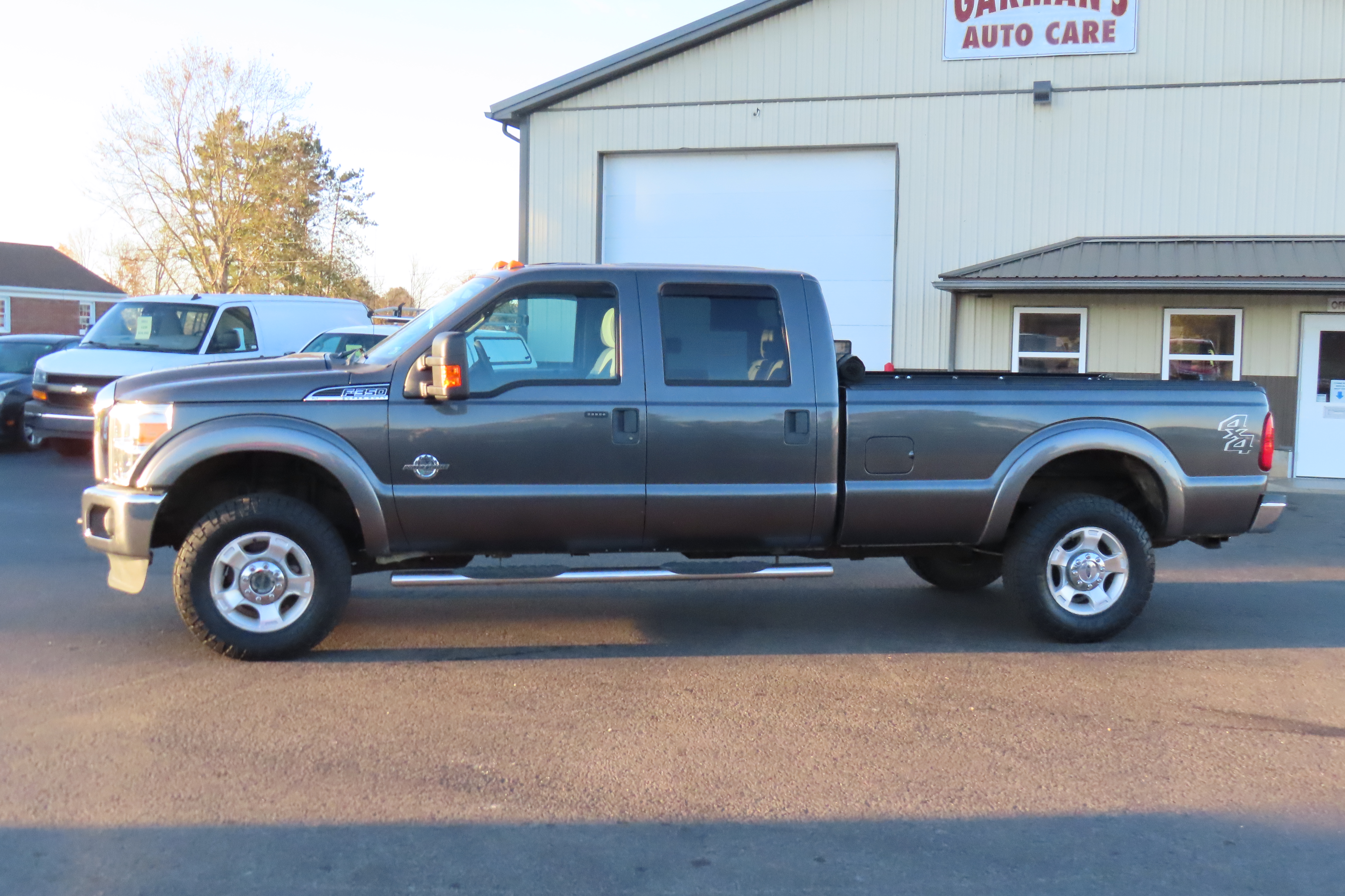 Used 2016 Ford F350 4x4 Crew Cab Super Duty image 2