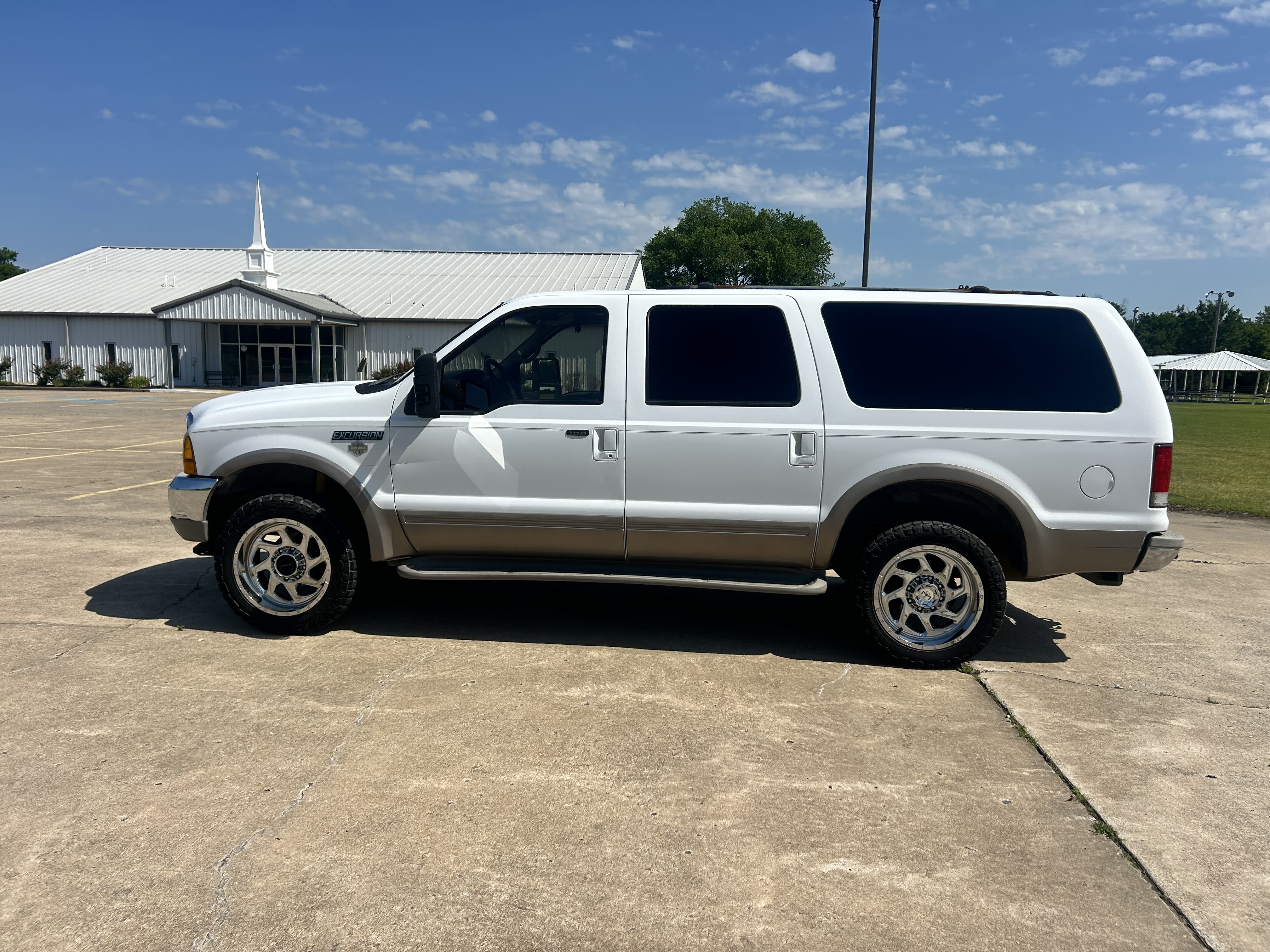 Used 2001 Ford Excursion 4WD Limited image 8