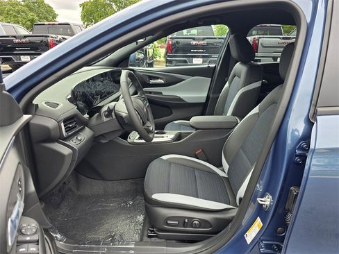 New 2025 Buick Envista Preferred image 13