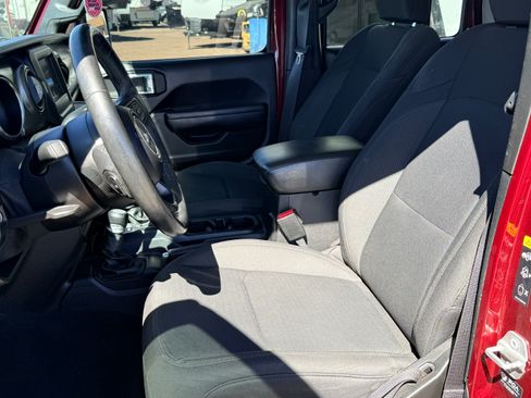 Used 2021 Jeep Gladiator Sport image 10