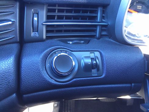 Used 2016 Chevrolet Malibu LT image 23