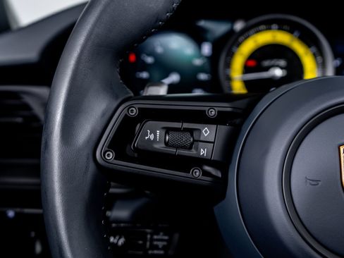 Used 2024 Porsche 911 Targa 4 GTS image 9