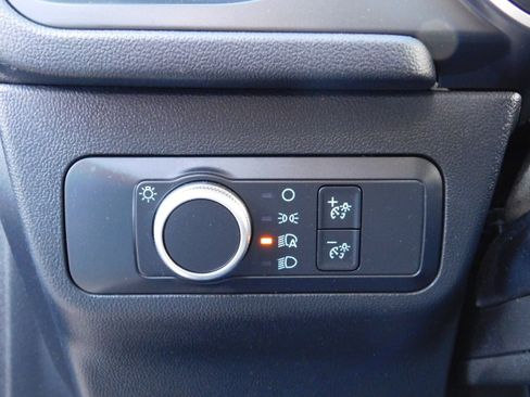 Used 2020 Ford Escape SE image 13