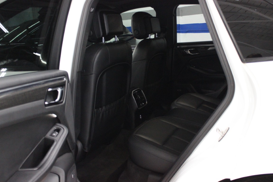 Used 2020 Porsche Macan S AWD/4WD image 30