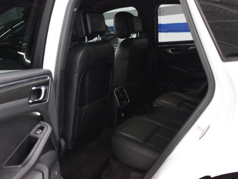 Used 2020 Porsche Macan S AWD/4WD image 30