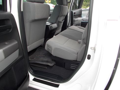 Used 2013 Toyota Tundra 4x4 Double Cab w/ SR5 & TRD image 11