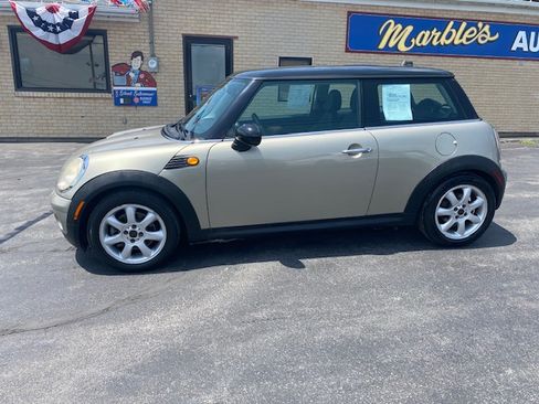 Used 2008 MINI Cooper Hardtop FWD image 2