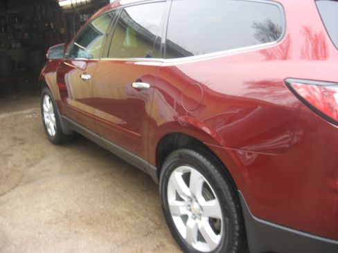 Used 2017 Chevrolet Traverse LT image 6