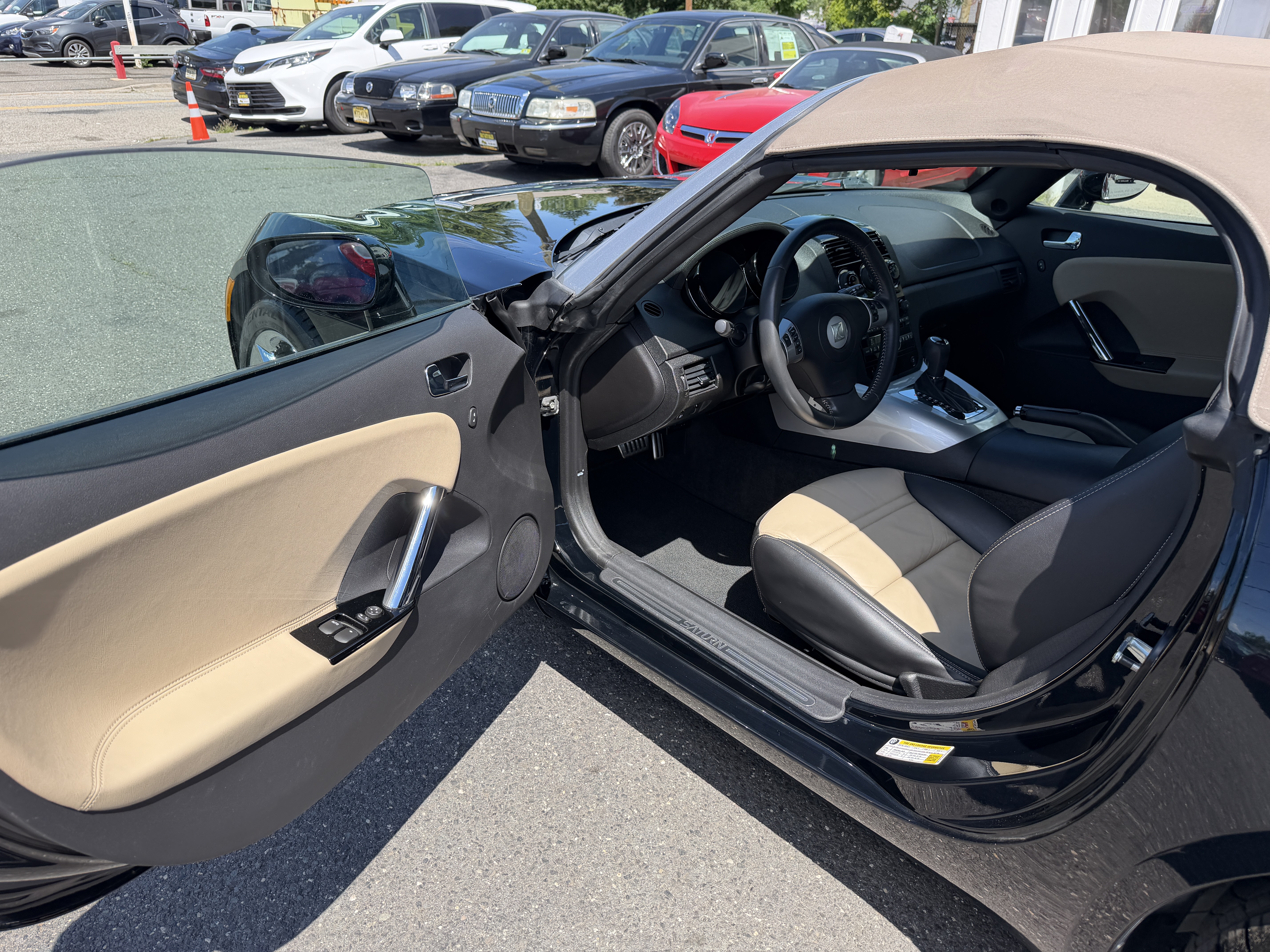 Used 2007 Saturn Sky Red Line RWD image 2