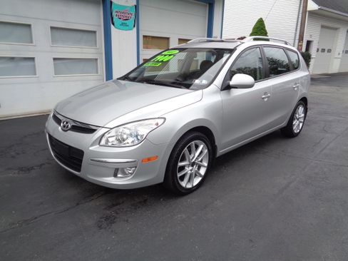 Used 2011 Hyundai Elantra Touring UNAVAIL FWD image 1