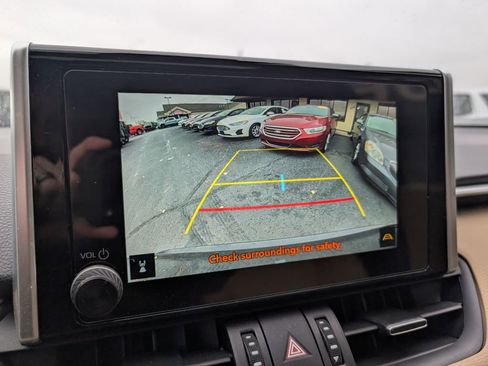 Used 2025 Toyota RAV4 XLE Premium image 10