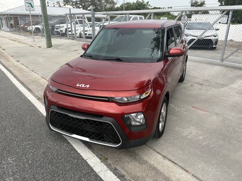 Used 2022 Kia Soul Sport FWD image 1