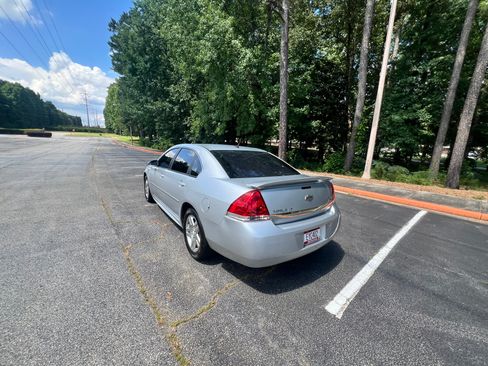 Used 2011 Chevrolet Impala LT w/ 1LT FWD image 4