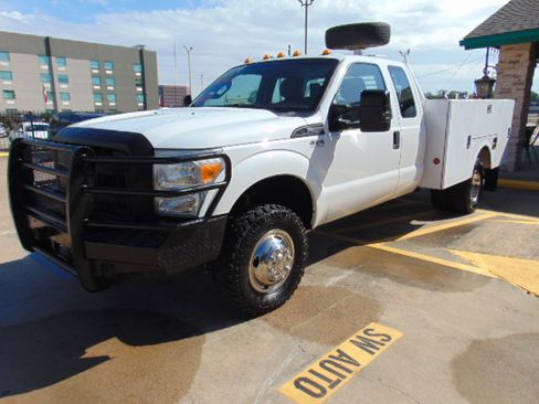 Used 2014 Ford F350 Super Duty XL image 4
