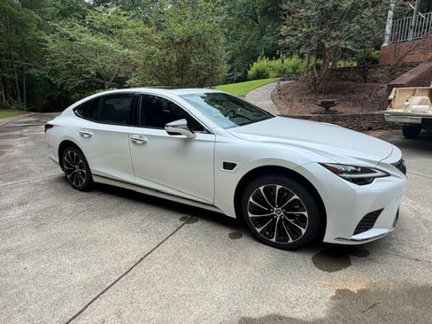 Used 2023 Lexus LS 500h AWD w/ Luxury Package image 4