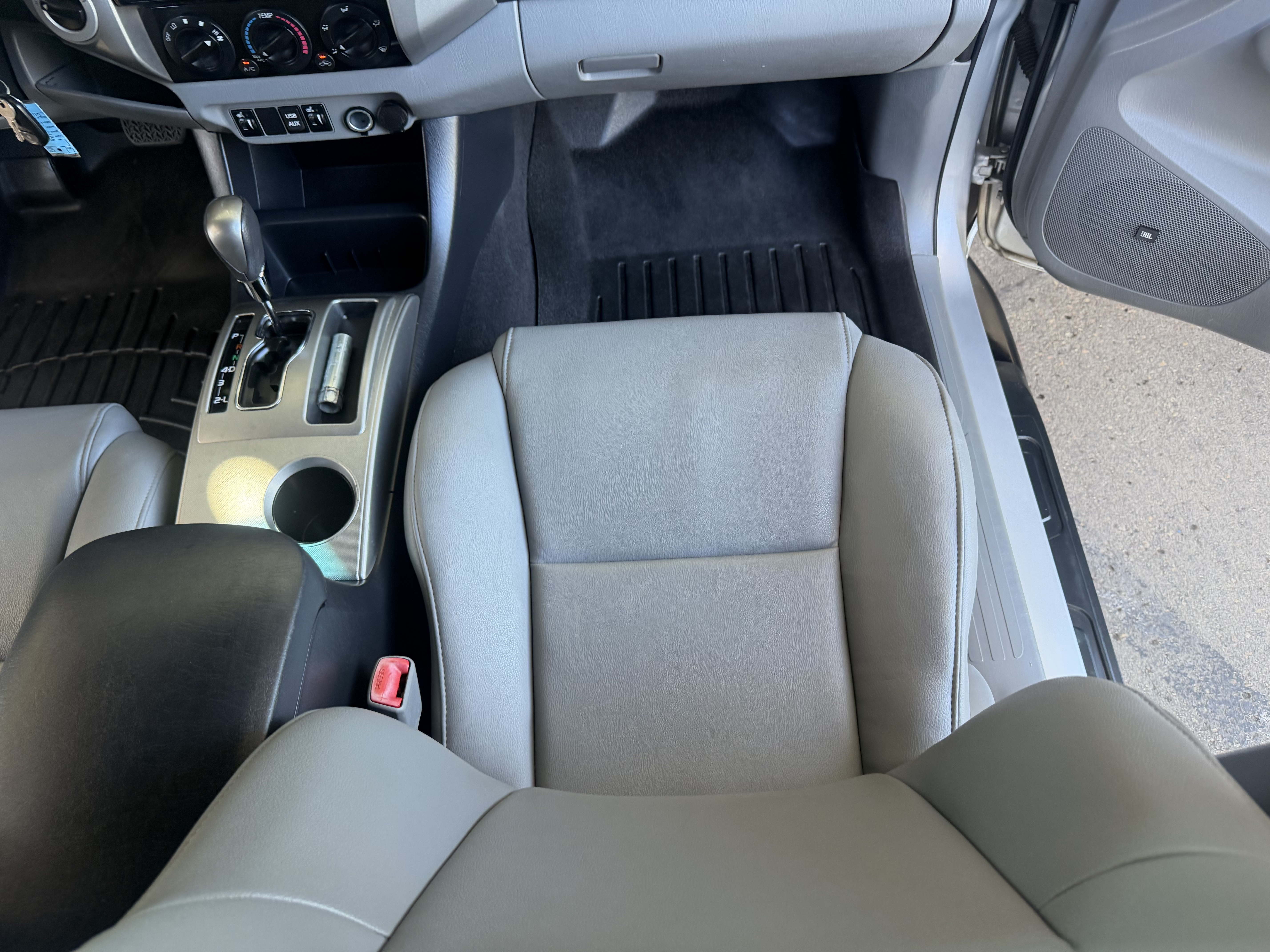 Used 2013 Toyota Tacoma 4x4 Double Cab Limited image 35