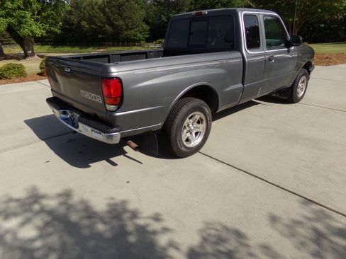 Used 1998 MAZDA B-Series Pickup 2WD Cab Plus B2500 image 5