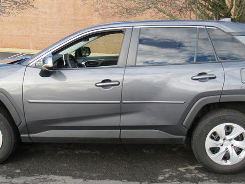 Used 2023 Toyota RAV4 LE image 3