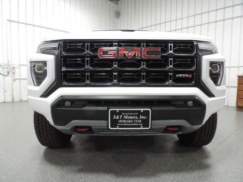 Used 2024 GMC Canyon AT4 image 6