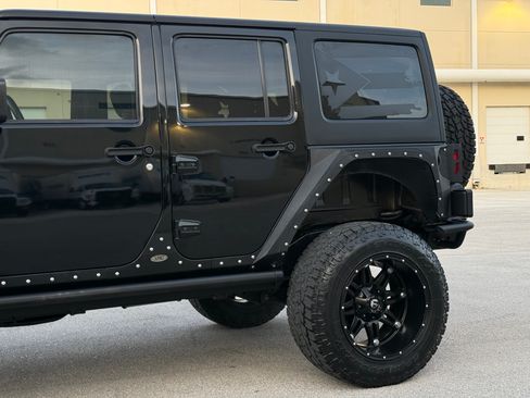 Used 2015 Jeep Wrangler 4WD Unlimited Sport image 34