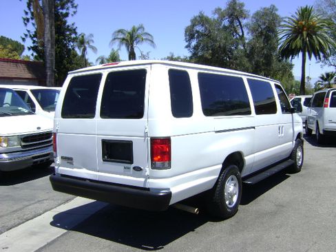 Used 2013 Ford E-350 and Econoline 350 Extended Wagon Super Duty RWD image 5