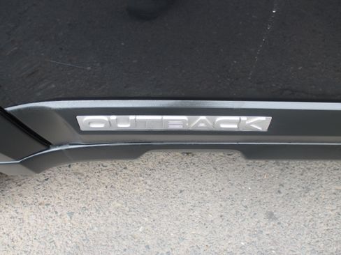 Used 2010 Subaru Outback 2.5i Premium AWD/4WD image 13