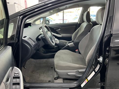 Used 2015 Toyota Prius Two image 13