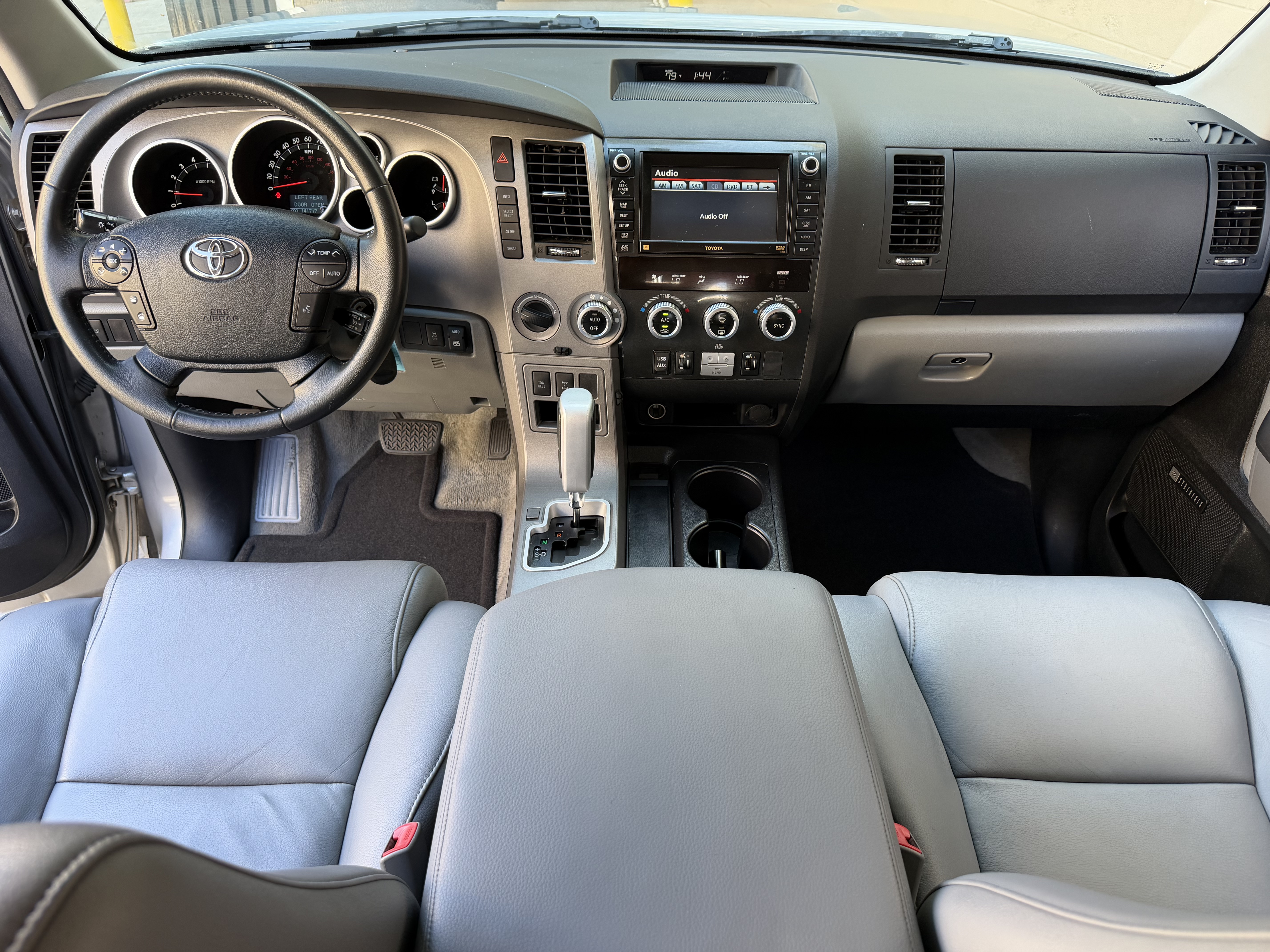 Used 2011 Toyota Sequoia Limited AWD/4WD image 35