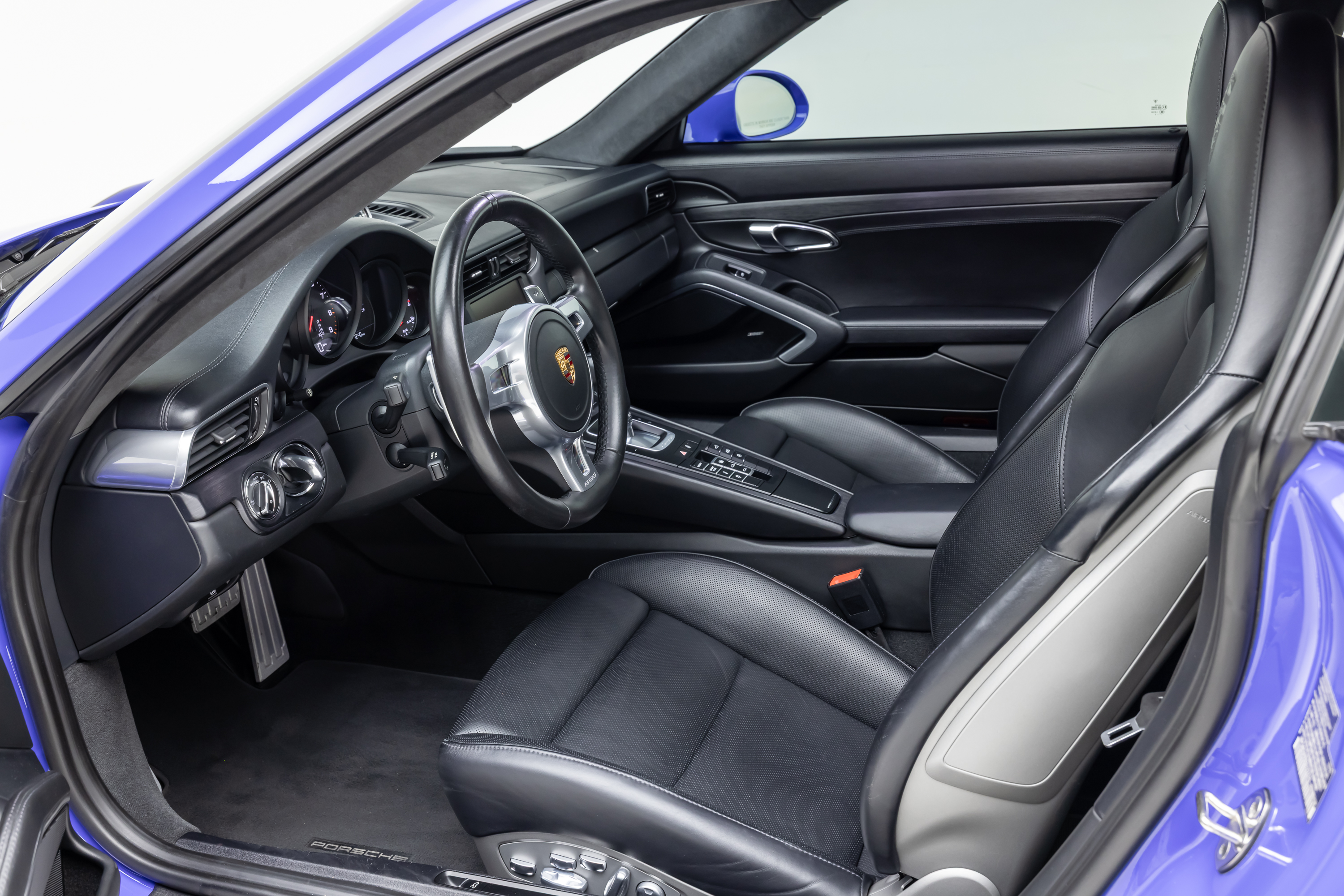 Used 2016 Porsche 911 Carrera GTS Coupe 2 wheel drive image 27