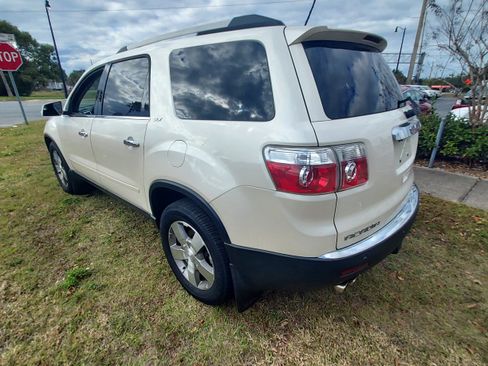 Used 2011 GMC Acadia SL image 7