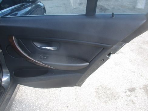 Used 2015 BMW 328i Sedan RWD image 13
