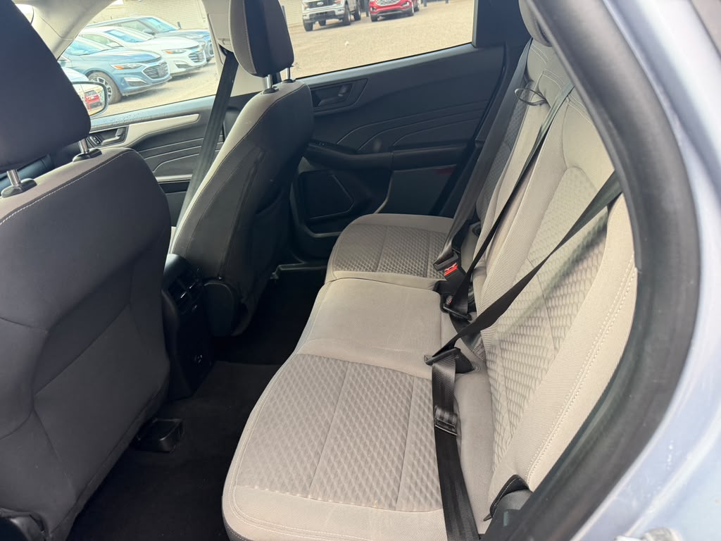Used 2022 Ford Escape FWD SE image 9